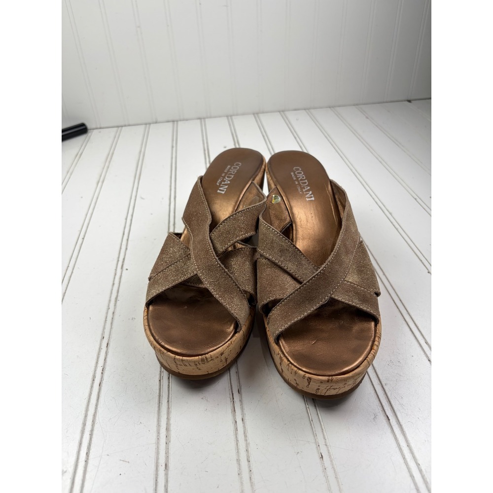 Cordani Metallic Gold Leather Cork Platform Wedge Italian Sandals Women's Size 8 - Picture 2 of 11